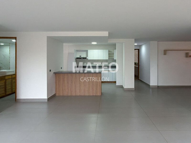 Apartamento reformado en venta en Oviedo, El Poblado