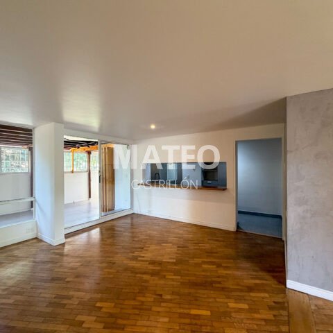 Apartamento para reformar en venta en Los Balsos, El Poblado