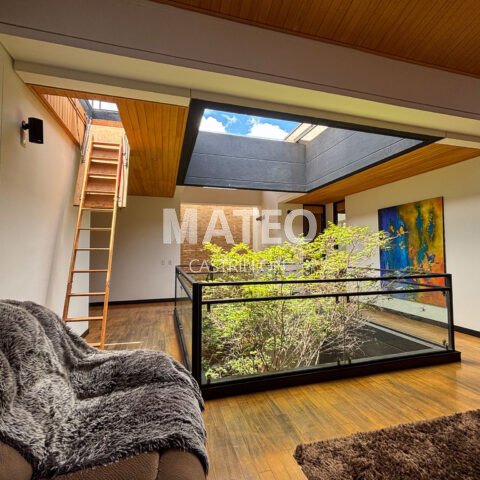 Casa con jardín interior en venta en Loma del Atravesado, Envigado – foto 4